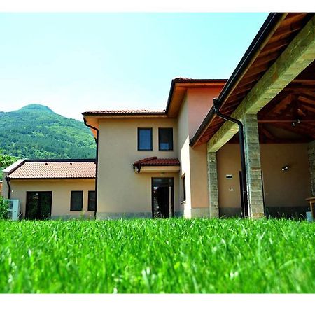 Yustina Villas Guest House Exteriér fotografie